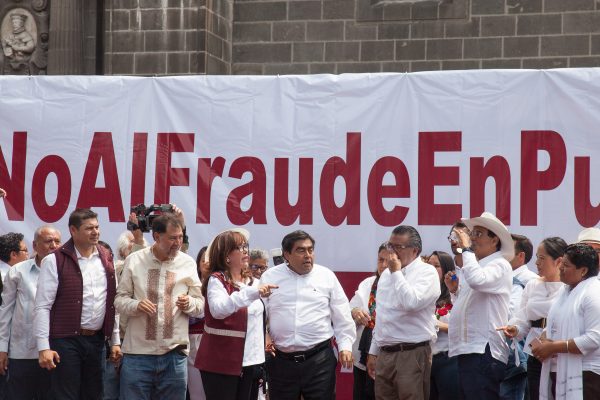 Domingo, 12 de Agosto, 2018. Ciudad de Puebla, México - Personas en apoyo a Miguel Barbosa Huerta y Morena. Foto por Javier Soriano/LoveIsAmor.com