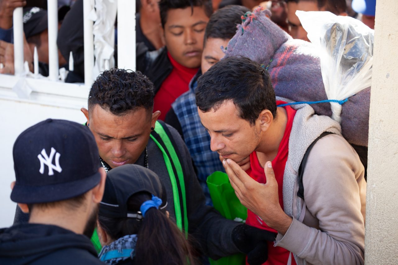 Tlaquepaque, Guadalajara. Jalisco, Mexico. Monday, November 19th, 2018. A refugee waiting his turn to board a bus to Sinaloa. Hundreds of refugees fleeing violence and extreme poverty in Central America have been staying at "El Refugio. Casa del Migrante" for one or two days. These refugees are part of the second caravan. They want to apply for asylum in the United States of America. Credit: Photo by LoveIsAmor.com