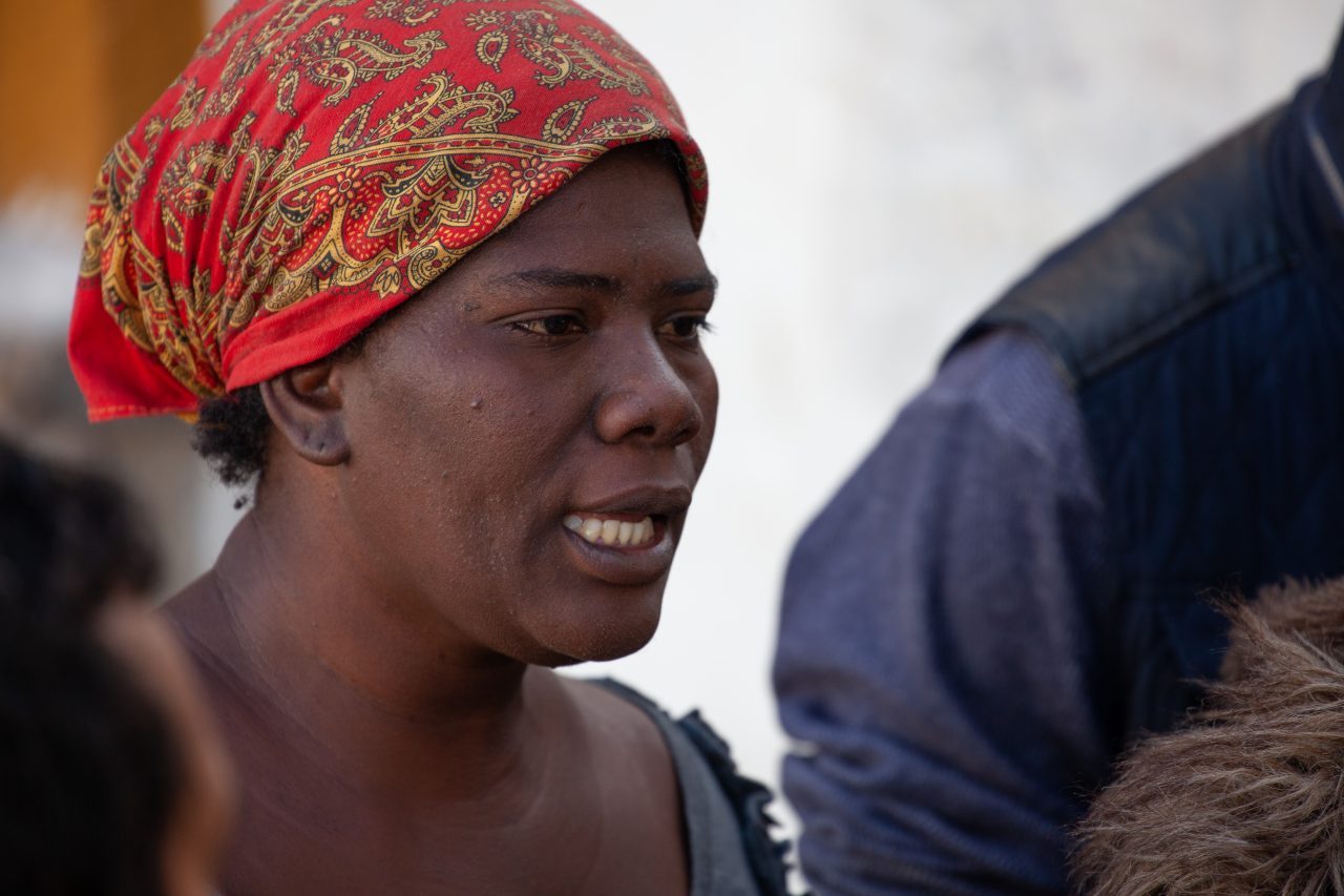 Tlaquepaque, Guadalajara. Jalisco, Mexico. Monday, November 19th, 2018. A refugee woman waiting her turn to board a bus that will transport her and her children to Sinaloa. Hundreds of refugees fleeing violence and extreme poverty in Central America have been staying at "El Refugio. Casa del Migrante" for one or two days. These refugees are part of the second caravan. They want to apply for asylum in the United States of America. Credit: Photo by LoveIsAmor.com